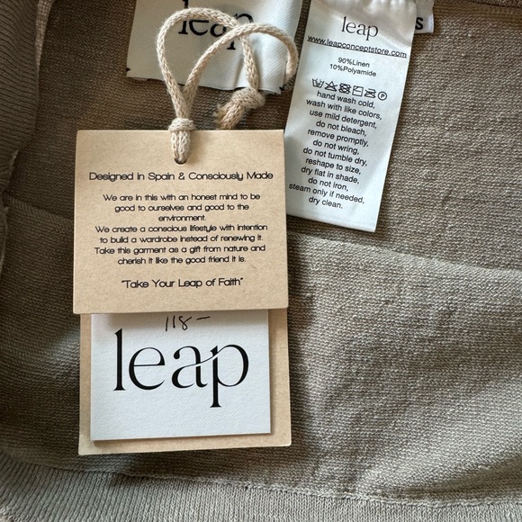 Women’s size small brand new leap skirt - Picture 2 of 3